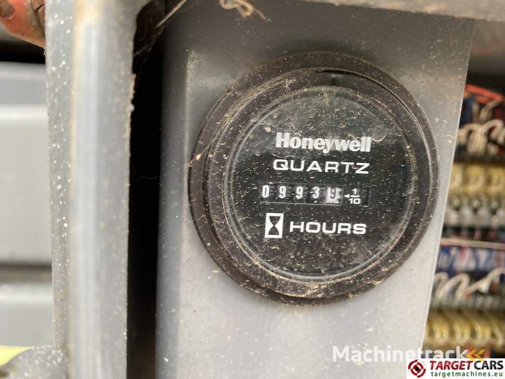 SkyJack SJ8841RT Diesel 4x4 SJ8841 Scissor WorkLift 1430cm