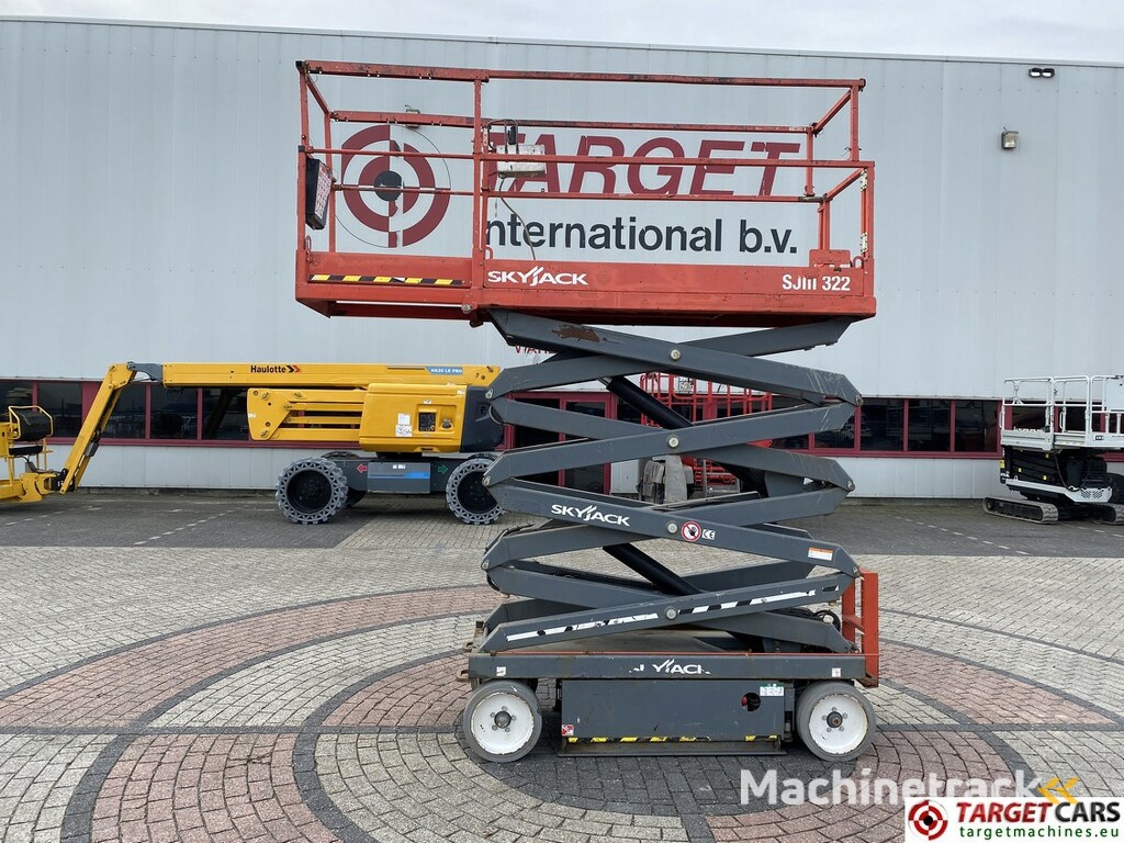 Skyjack SJIII-3226 Electric 3226 Scissor Work Lift 990cm