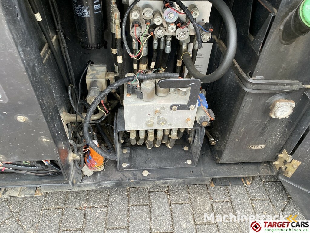 Genie GS-3369RT Diesel 4x4 Scissor Work Lift 1196cm