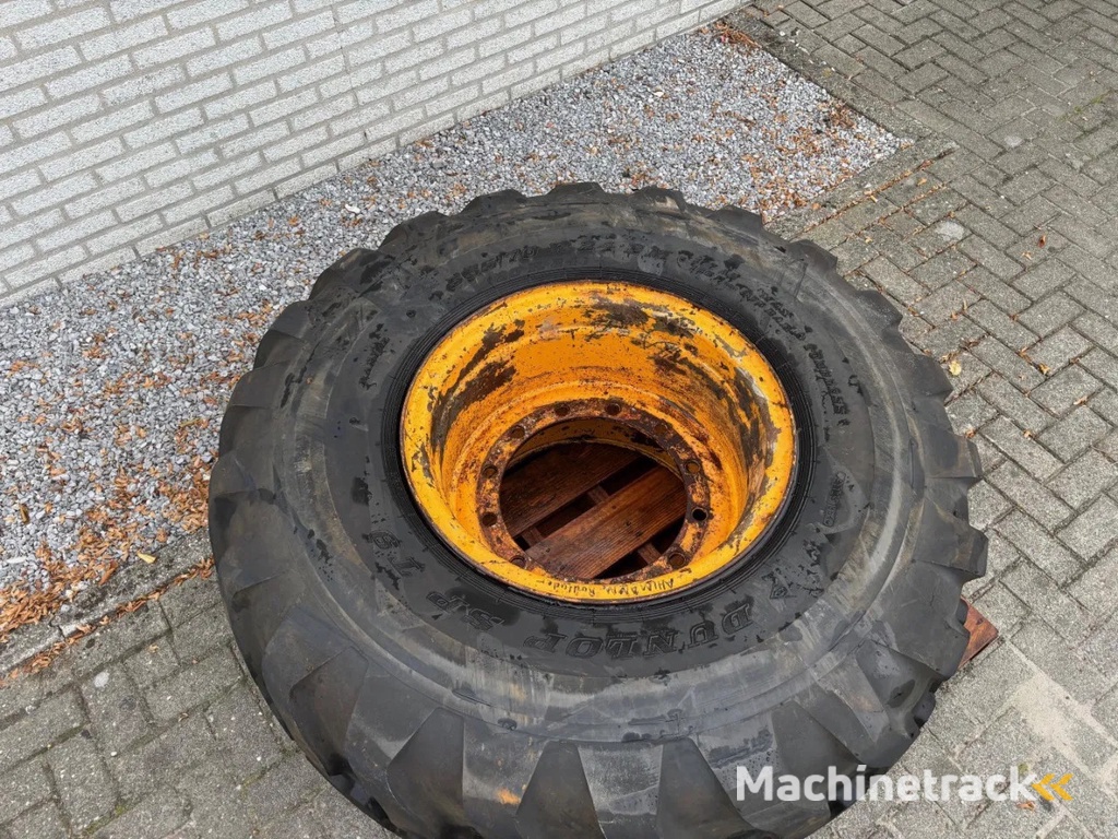 Dunlop Used 555/70R24 EM Dunlop wheel for Ahlmann wheelloader