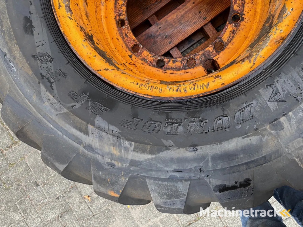 Dunlop Used 555/70R24 EM Dunlop wheel for Ahlmann wheelloader
