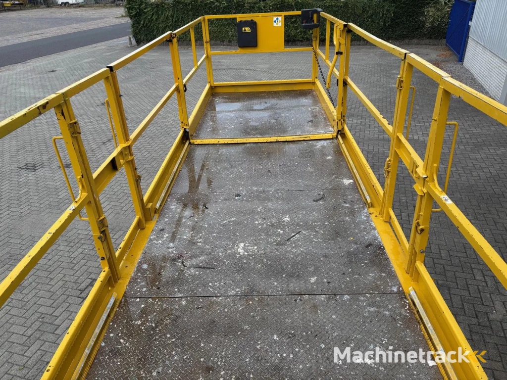 Genie GS-3384RT 4x4 scissorlift, 2006 year,