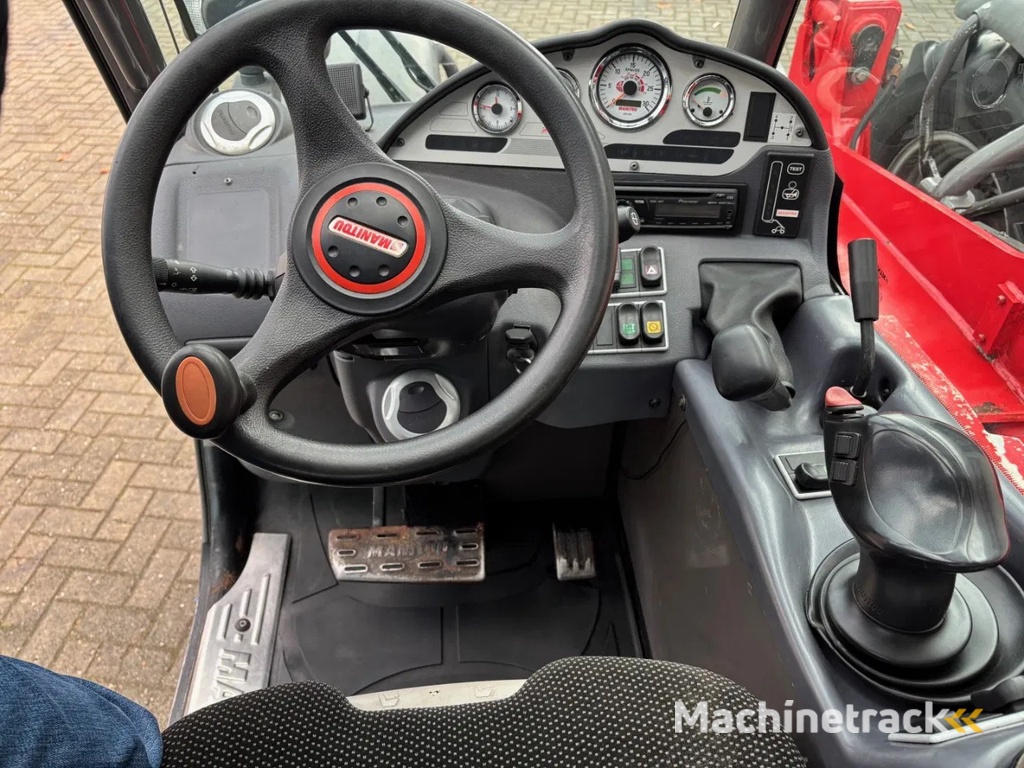Manitou MLT1035 4-E3 4x4x4 Telescopic telehandler, 2008 Year. Dutch road registration!