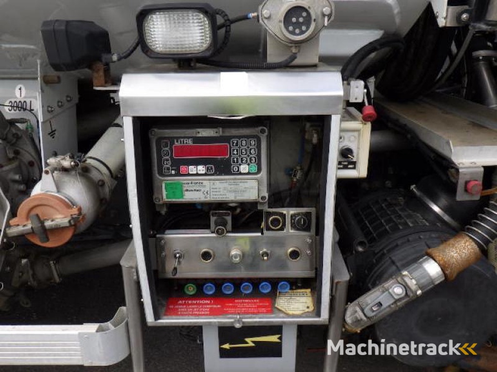 Renault Premium-320.26-S