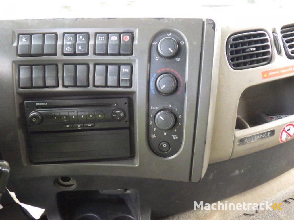 Renault Premium-320.26-S