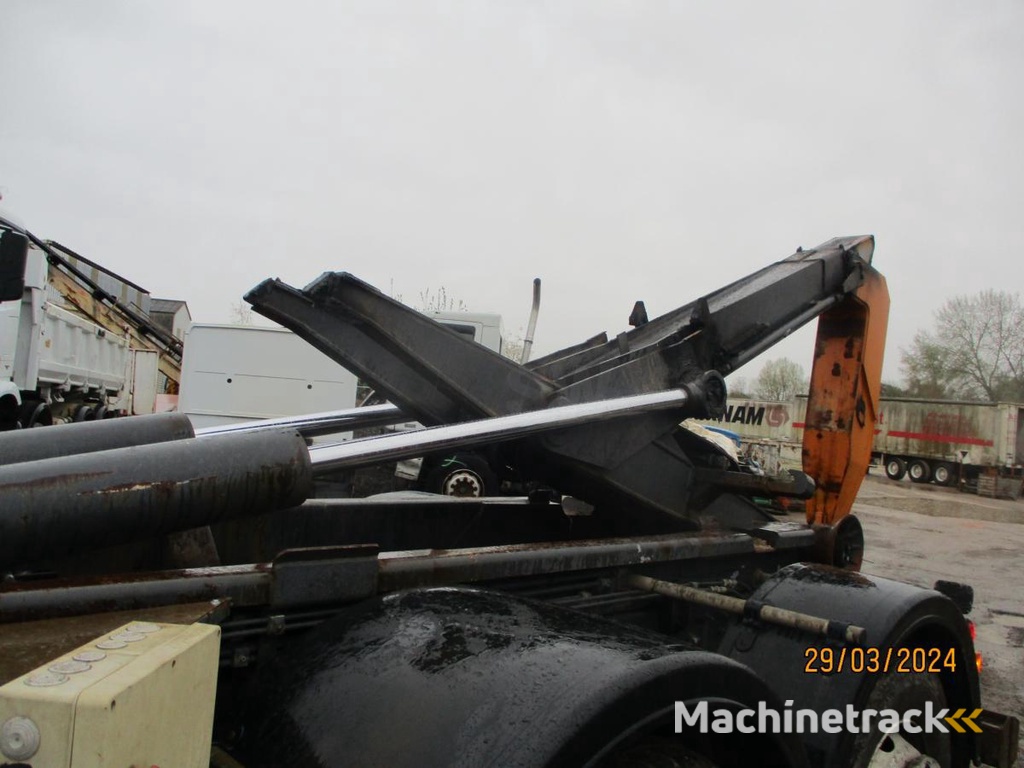 Renault Premium-320-benne-amovible