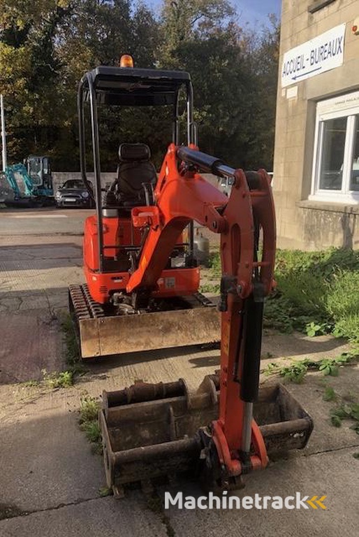 Kubota U15-3-VHG-Canopy-1T5-sur-chenilles