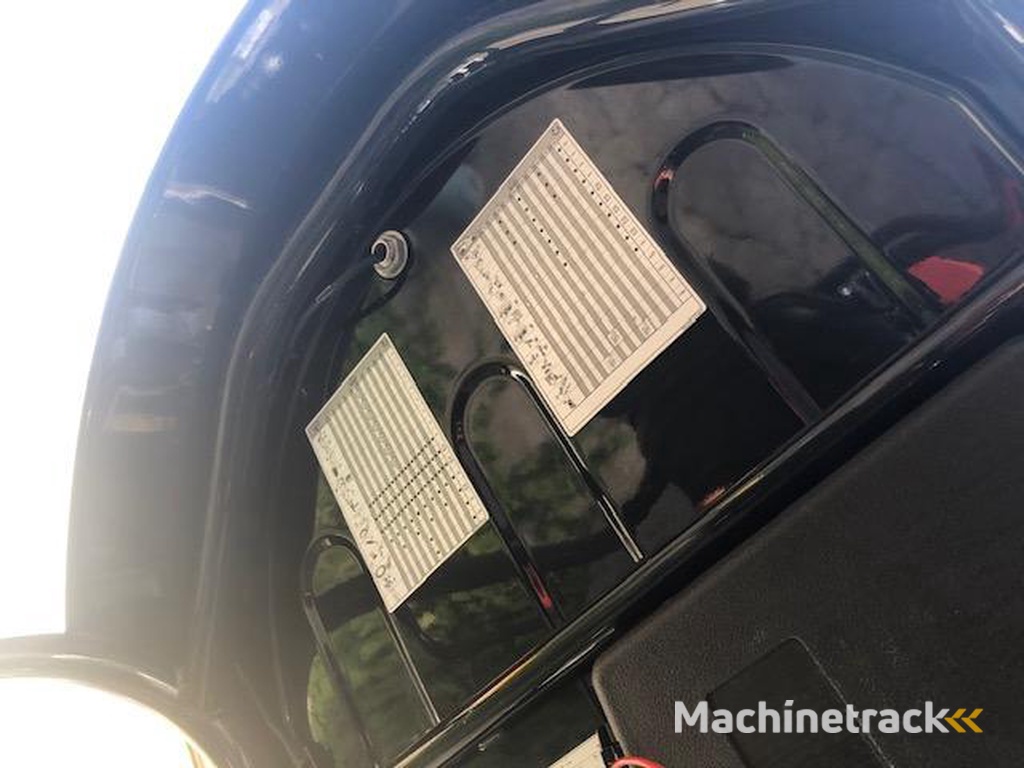 Kubota U15-3-VHG-Canopy-1T5-sur-chenilles