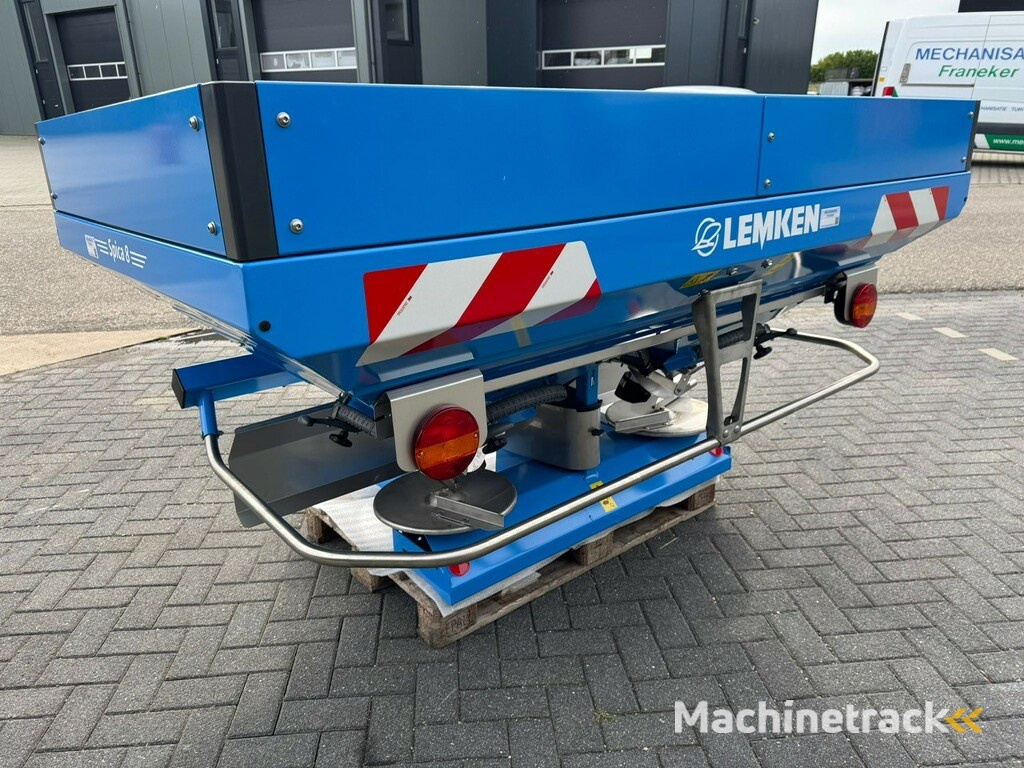 Lemken Spica 8 kunstmeststrooier
