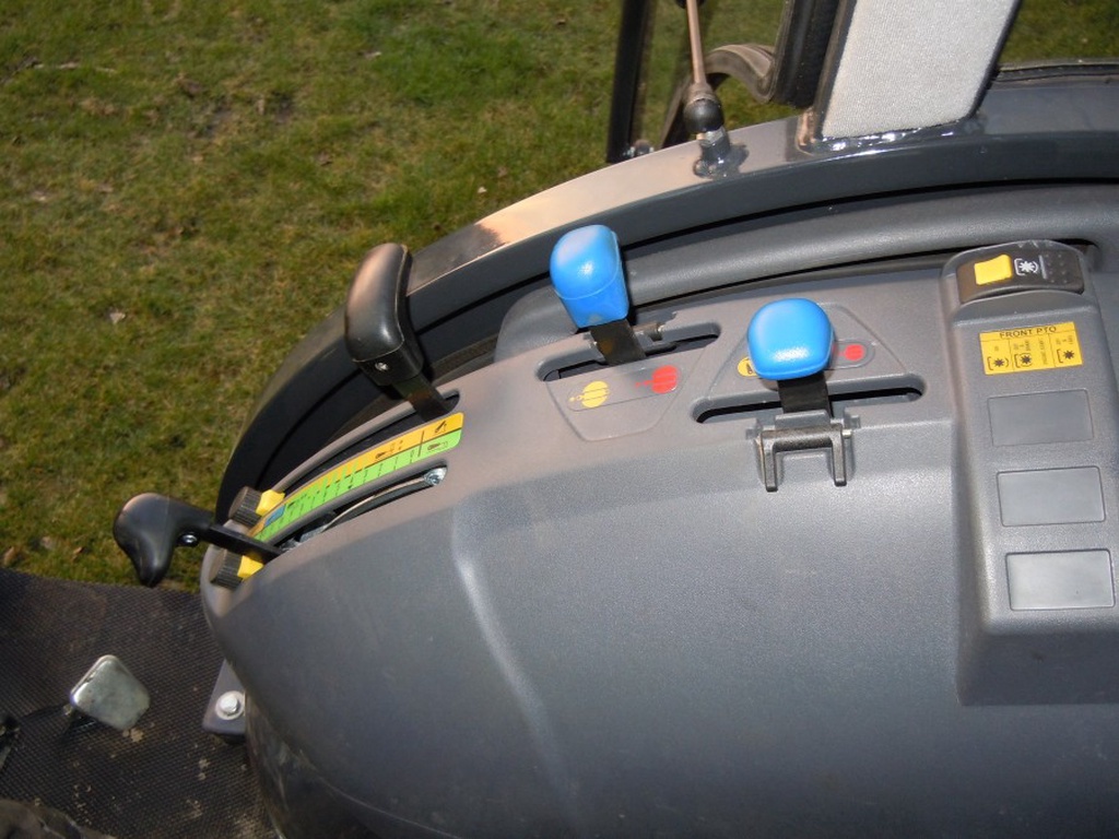 Lamborghini R1.55 met frontlift en PTO