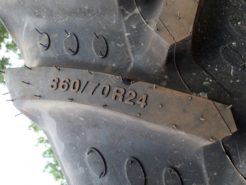 BKT RT 765 Agrimax Radial