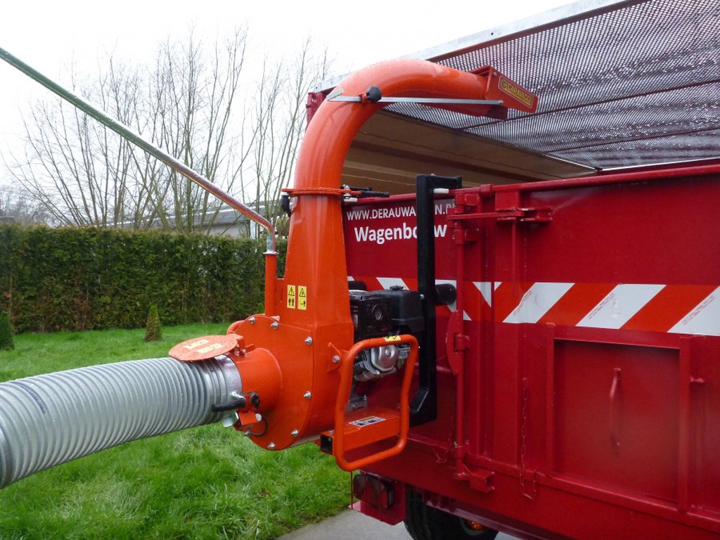 DRA  DR 4500 Met bladzuiger en padock claener