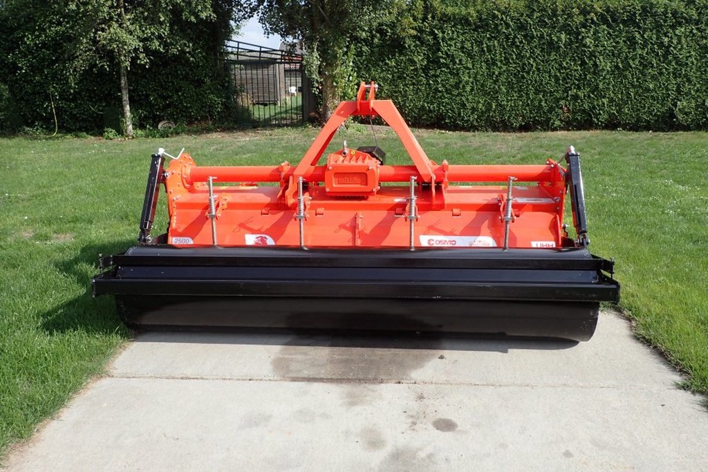 Cosmo  Werkbreedte 250 en 300 cm