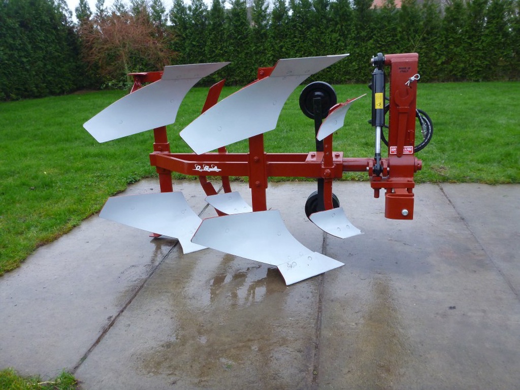 Aldo Biagioli  Twee schaar