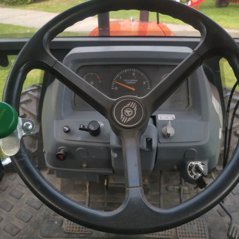 Kioti DK 90 C met slechts 1040 uren