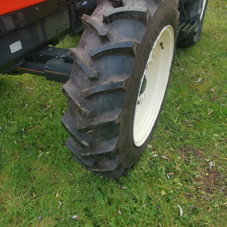 Kioti DK 90 C met slechts 1040 uren