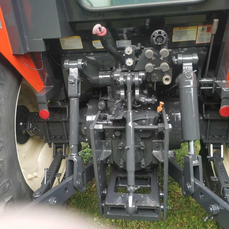 Kioti DK 90 C met slechts 1040 uren