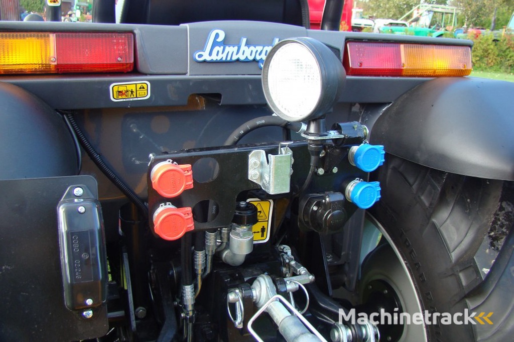 Lamborghini R1.55 met frontlift en PTO 