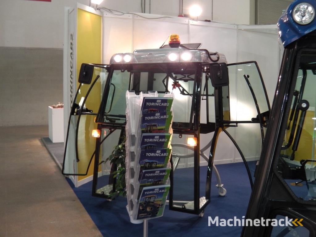 TOURINGCAB  Traktor cabines voor alle merken