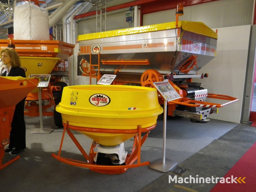 AGREX  Getrokken strooiers 