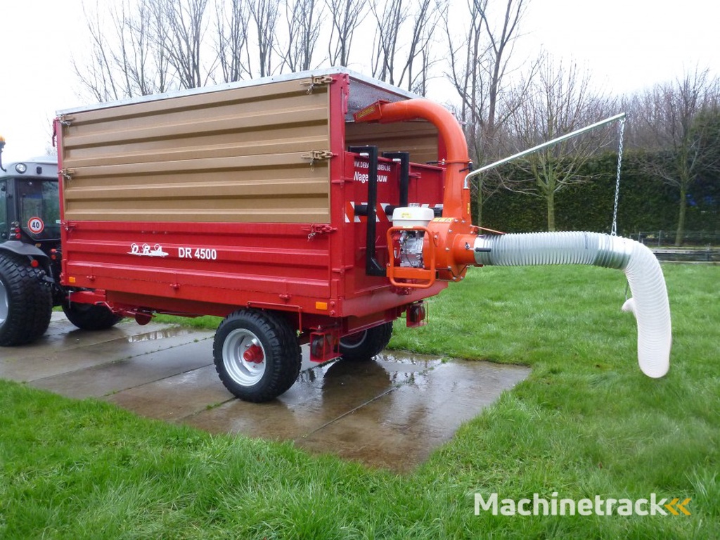 DRA  DR 4500 Met bladzuiger en padock claener 