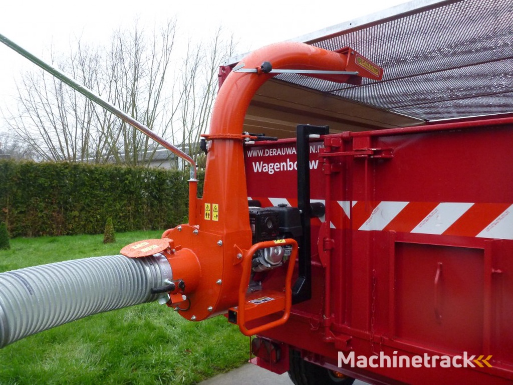 DRA  DR 4500 Met bladzuiger en padock claener 