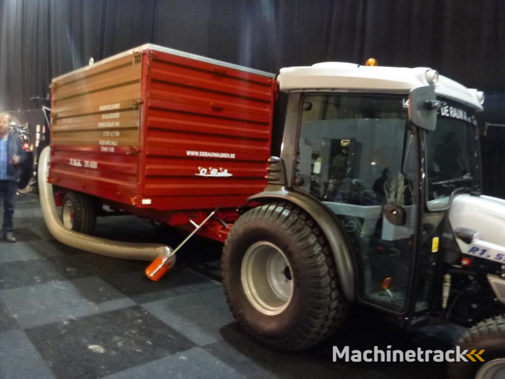 DRA  DR 4500 Met bladzuiger en padock claener 