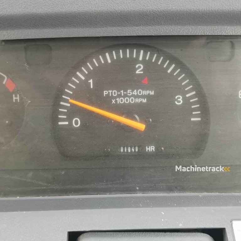 Kioti DK 90 C met slechts 1040 uren