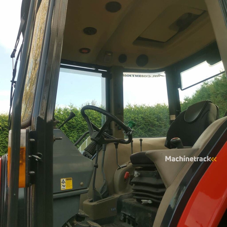 Kioti DK 90 C met slechts 1040 uren