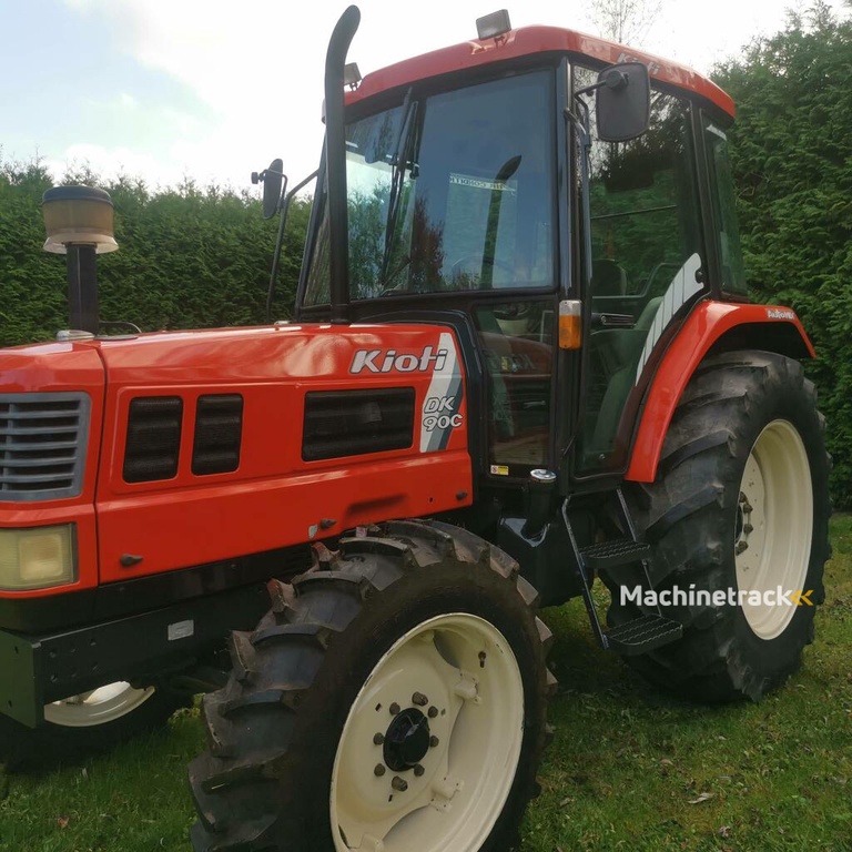 Kioti DK 90 C met slechts 1040 uren