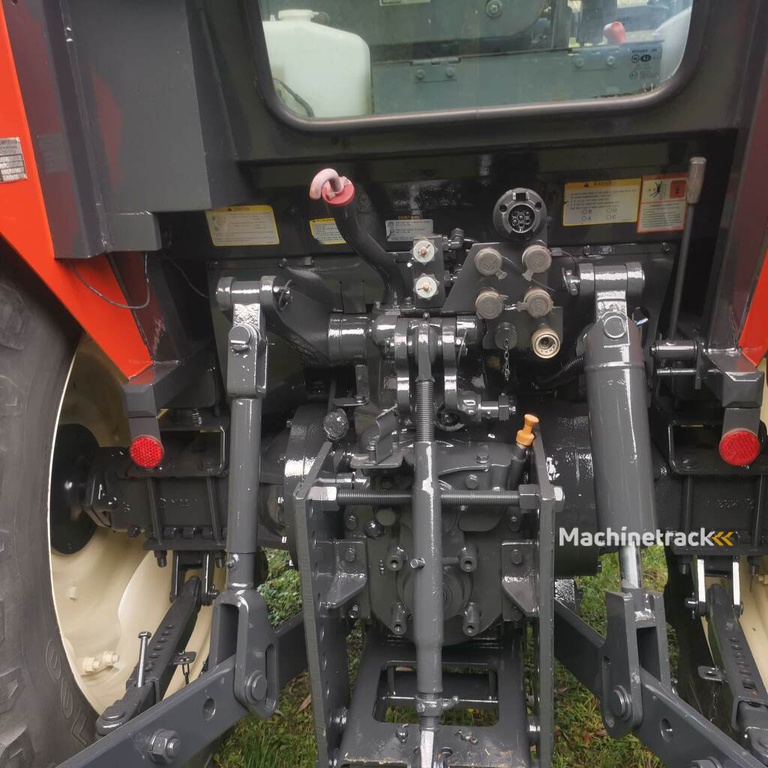 Kioti DK 90 C met slechts 1040 uren