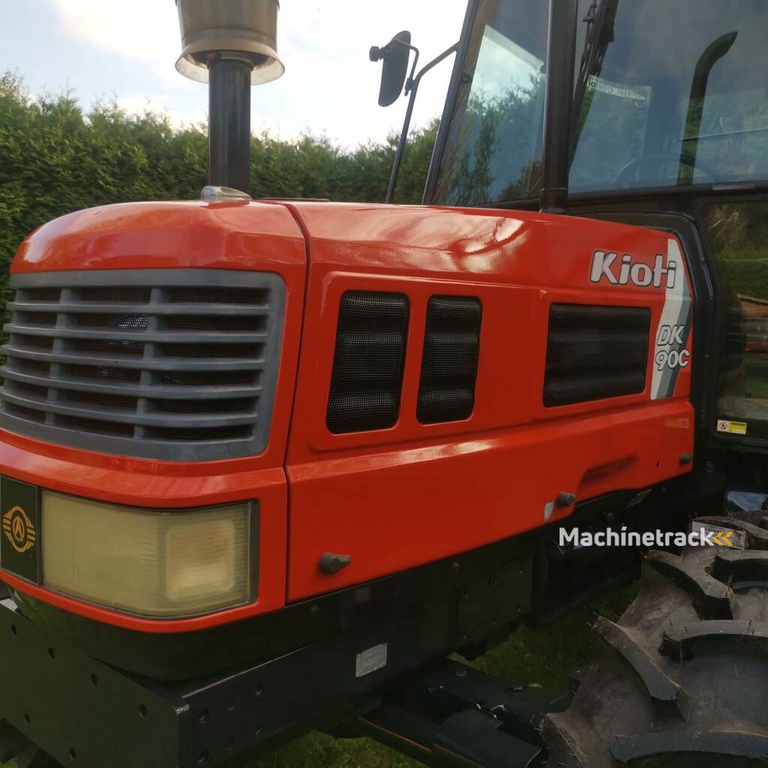 Kioti DK 90 C met slechts 1040 uren