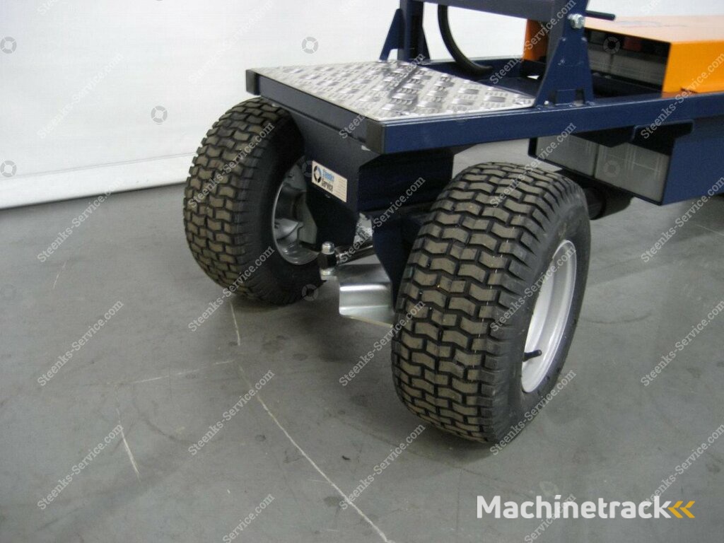 Te Koop luchtbandenwagens, hoogwerkers, oogstwagens en zitwagens voor de tuinbouw