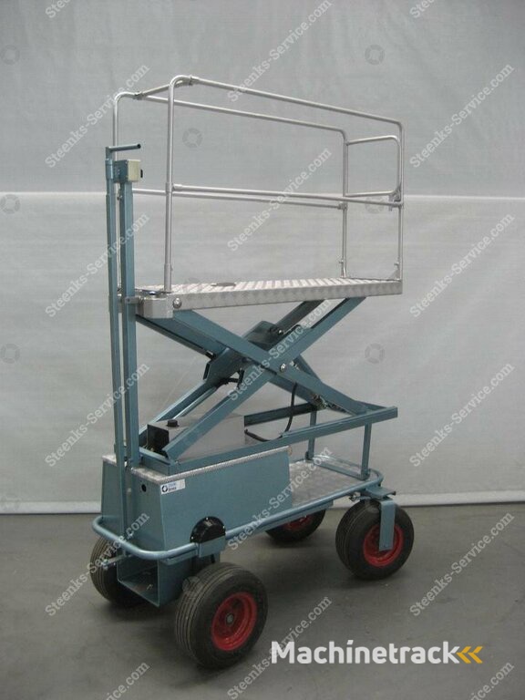 Te Koop luchtbandenwagens, hoogwerkers, oogstwagens en zitwagens voor de tuinbouw