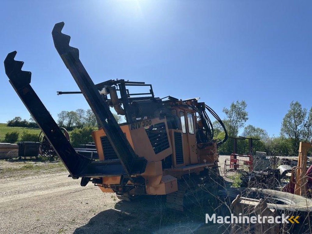 Rivard RIV 300