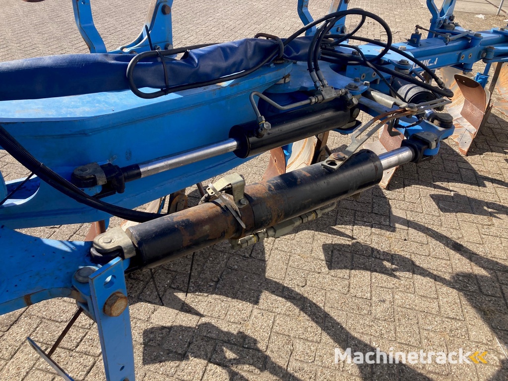 Lemken Juwel 8 V 4+1 N100 On-Land