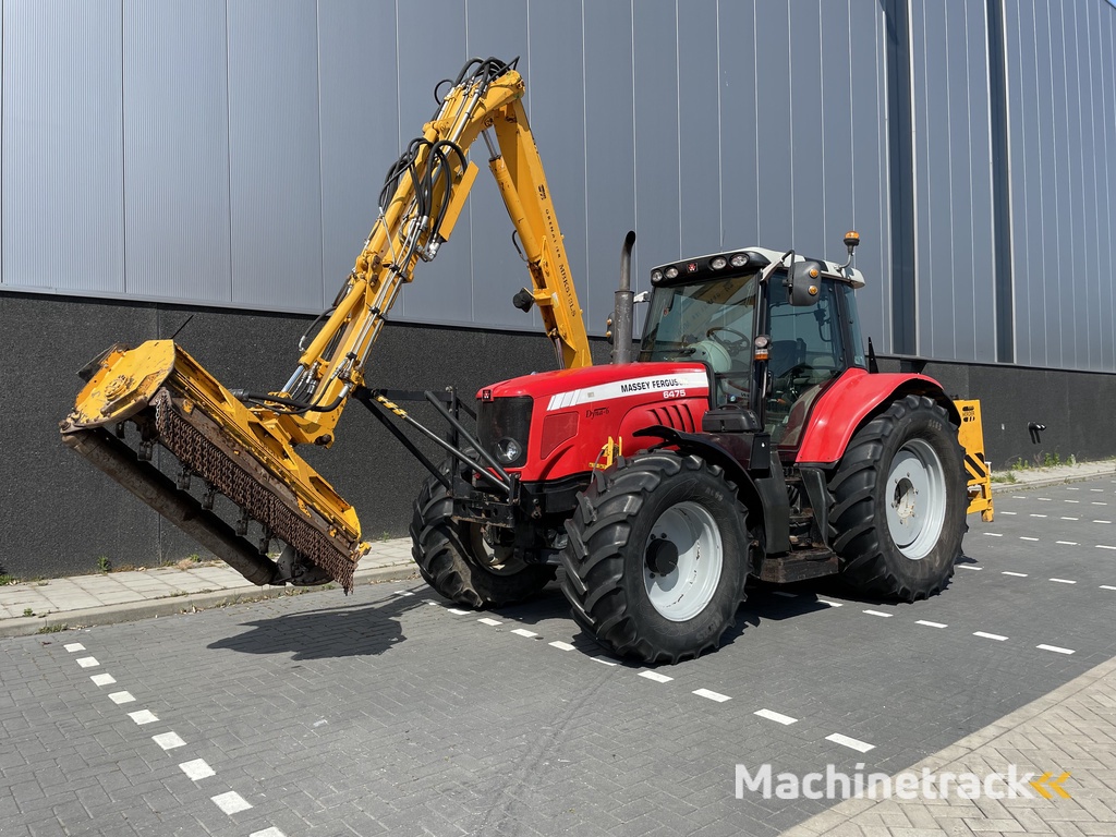 MF 6475 Dyna-6 met herder slootveger