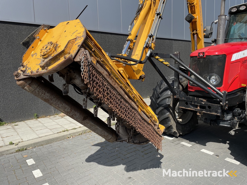 MF 6475 Dyna-6 met herder slootveger