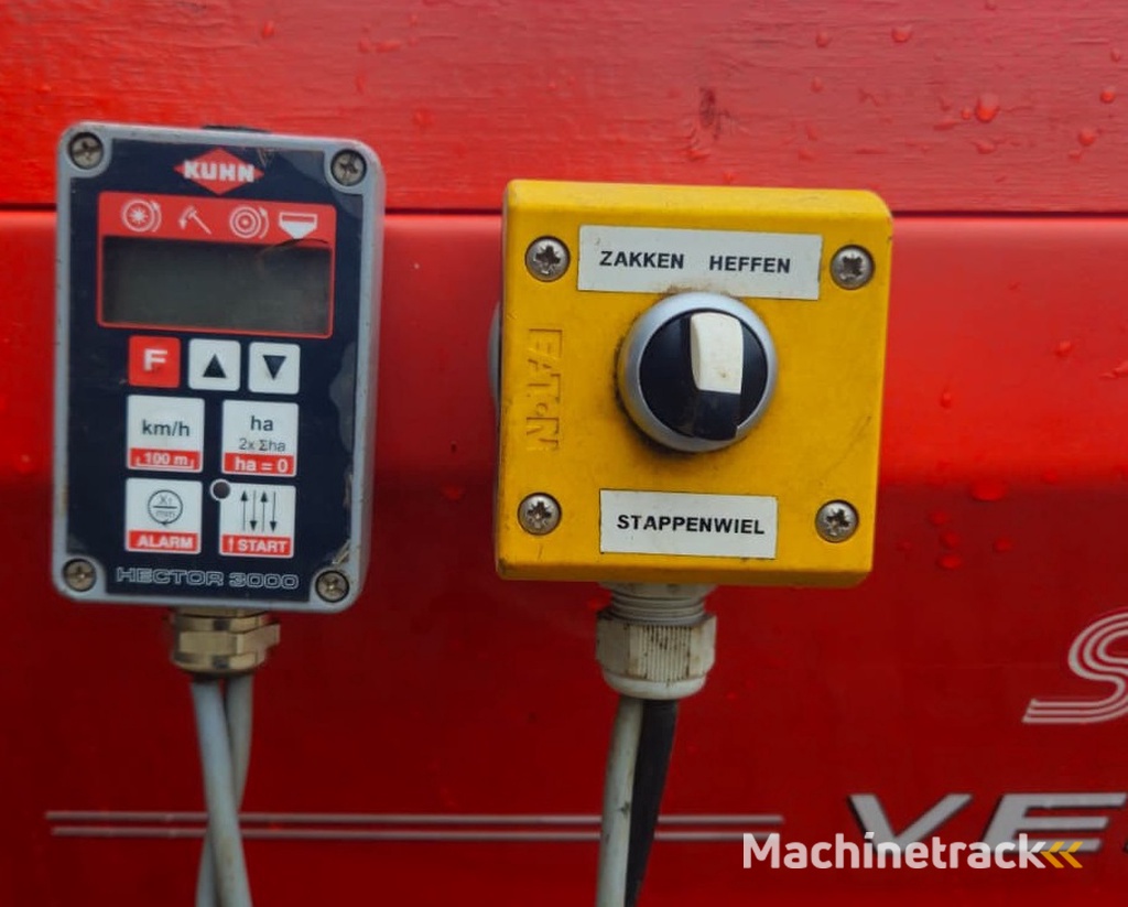 Kuhn Venta TF 702 + Kuhn 4m kouterbalk