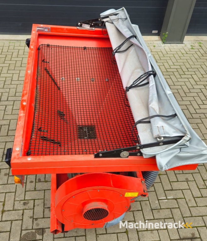 Kuhn Venta TF 702 + Kuhn 4m kouterbalk