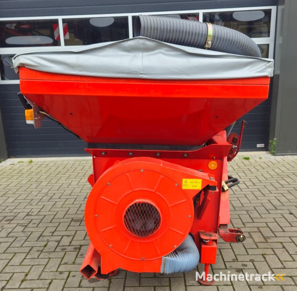 Kuhn Venta TF 702 + Kuhn 4m kouterbalk
