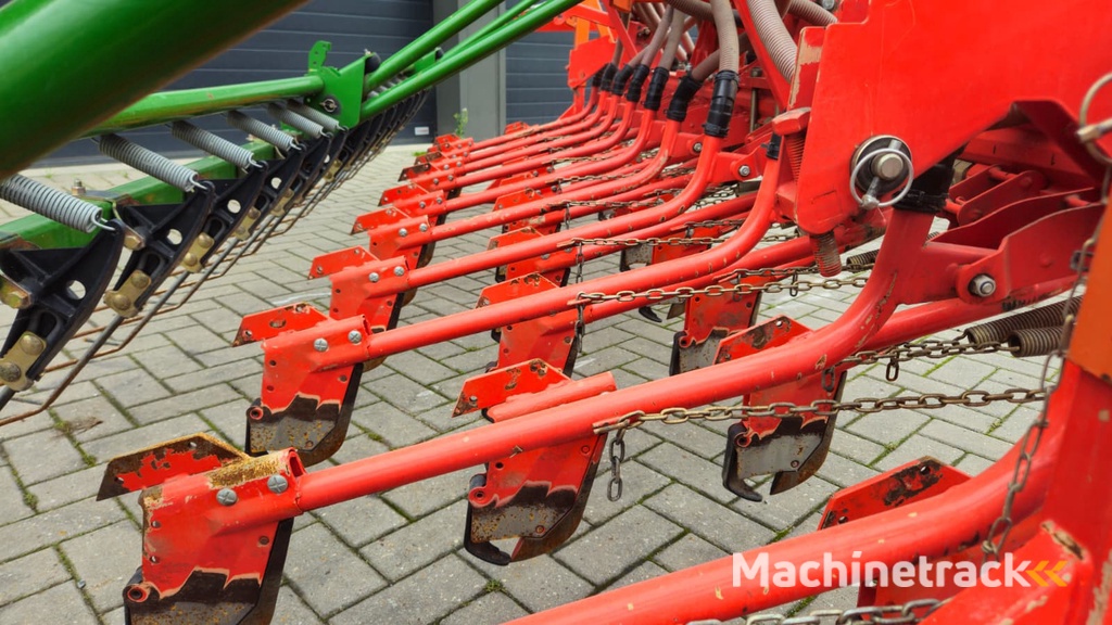 Kuhn Venta TF 702 + Kuhn 4m kouterbalk