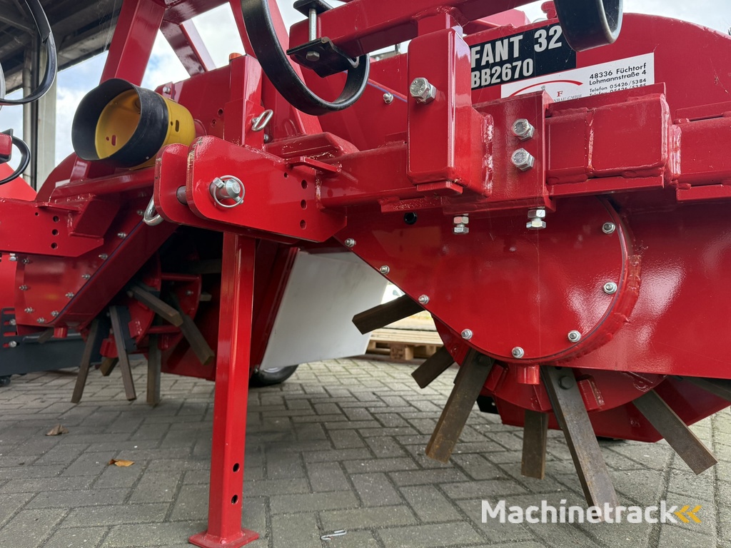 Hermeler-LEOFANT 32 ABB2670