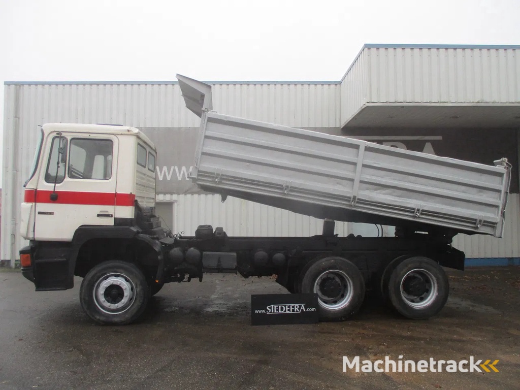 MAN 26 322 ZF Manual , 6x4 , 3 way tipper , Spring suspension