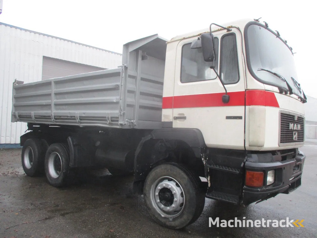 MAN 26 322 ZF Manual , 6x4 , 3 way tipper , Spring suspension