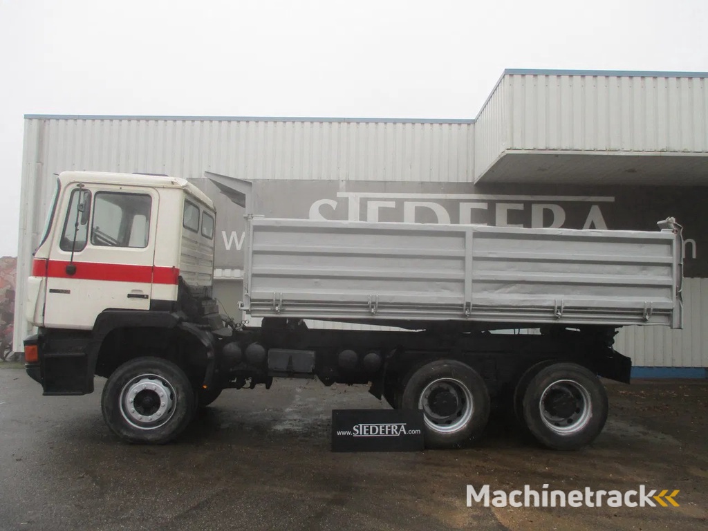 MAN 26 322 ZF Manual , 6x4 , 3 way tipper , Spring suspension