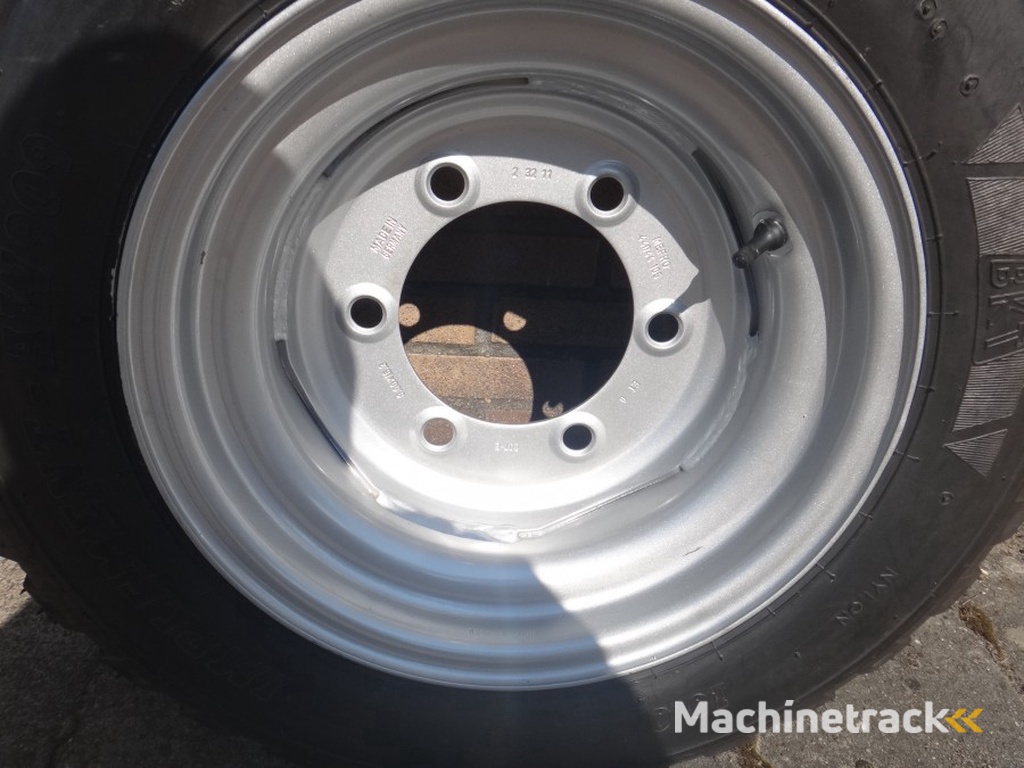 BKT op velg 10.0/75-15.3