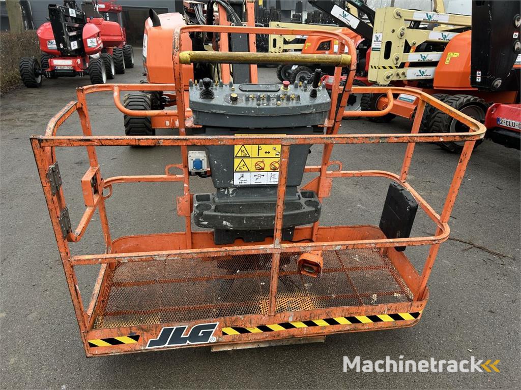 JLG 520AJ (2633)
