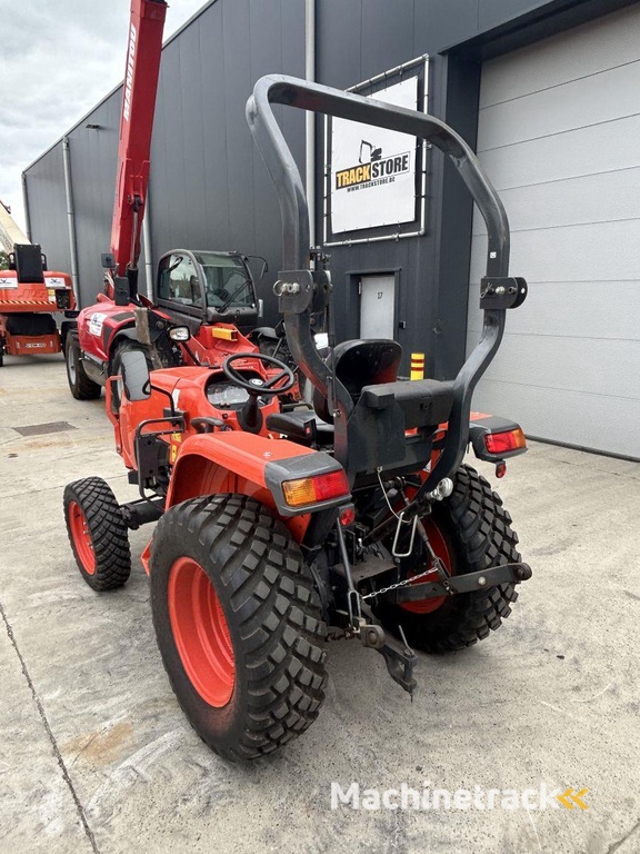 Kubota L1-382 (7325)