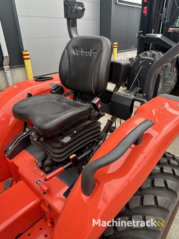 Kubota L1-382 (7325)